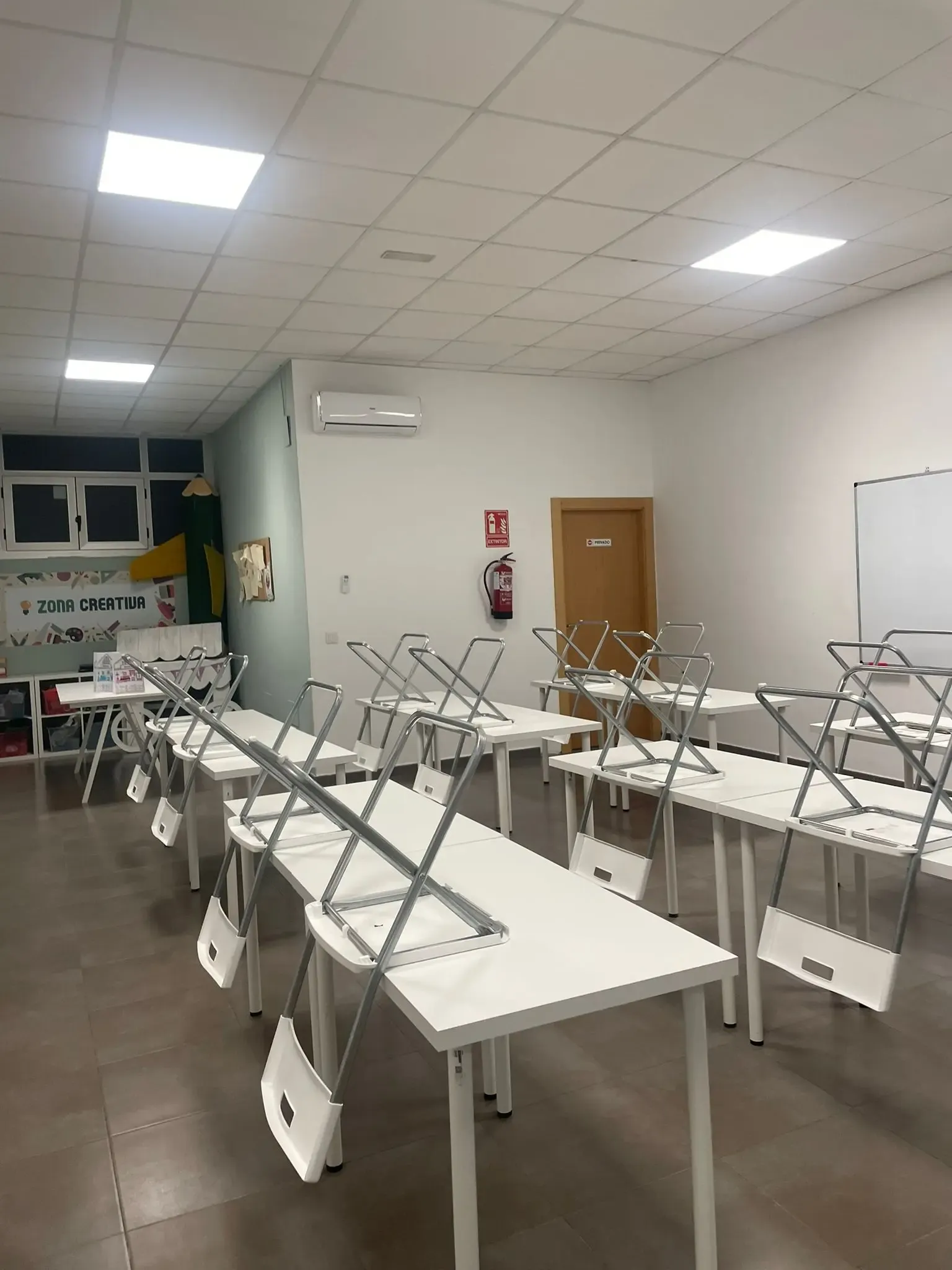 Interior de las salas de Kardia 2